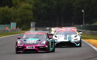 Manolo (Porsche GT RS Clubsport) siegte im ersten Rennen in der Division 2