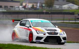 Der Schweizer Edy Kamm (Seat Leon TCR) gewinnt zweimal die Division 2